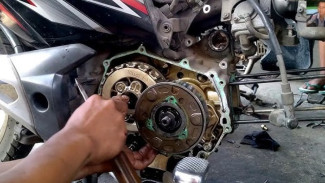 Mau Beli Motor Bekas Tapi Takut? Kenali 6 Ciri Turun Mesin Ini Sebelum Membeli!