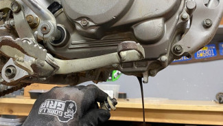 Motor Sehat Umur Panjang? Kuasai 5 Langkah Mudah Cek Kondisi Oli dan Deteksi Kebocoran