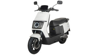 Mantap! Biaya Charging Motor Listrik Fox 200 Cuma 3 Ribu Rupiah, Jarak Tempuh 85 KM