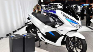 Motor Listrik Tirano 25,9 Juta: Fitur Canggih Cocok untuk Adventure