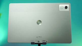 Moto Pad 60 Pro vs Lenovo Legion Y700 Gen 4 Duel Tablet Premium Produktivitas vs Gaming Hardcore