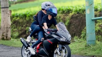 Tips Aman Boncengan Motor, Jangan Sampai Salah Cara Belok!