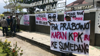 Dana 190 Miliar Dicairkan Saat Sengketa Jalan, PN Sumedang Diserbu Massa