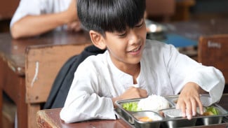BGN Libatkan Guru dan Posyandu Awasi MBG via Aplikasi, Efektif Cegah Makanan Beracun?