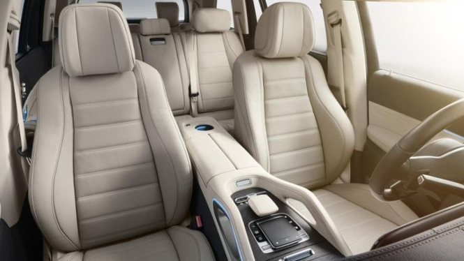 Rahasia Merawat Interior Mobil