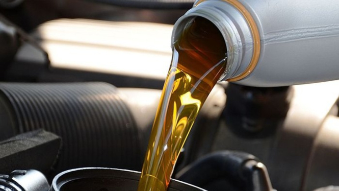 Tips Pilih Oli Motor
