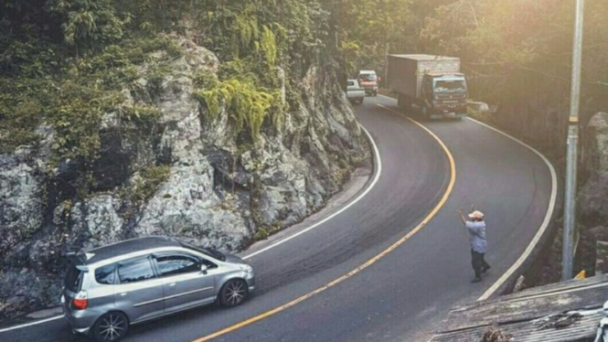Tips Jitu Naik Motor Matic di Tanjakan Curam