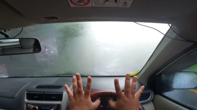 Solusi Kaca Mobil Berembun