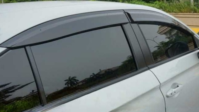 Kaca Mobil