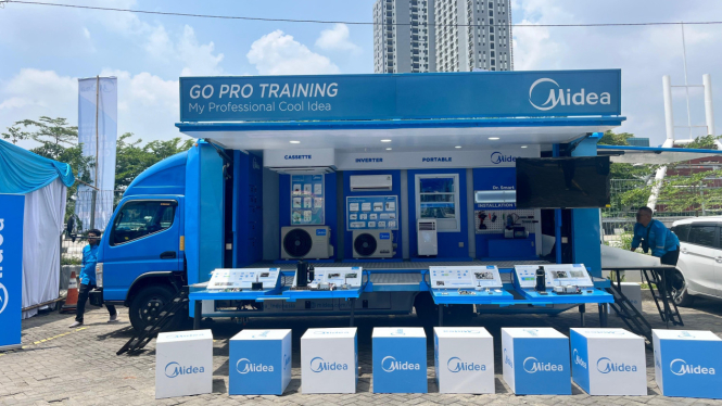 Peluncuran Direct Service Center Midea di Bekasi