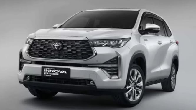 Innova Zenix 2025