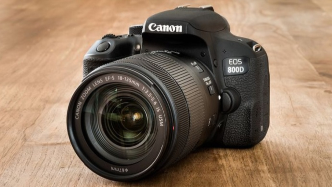 Canon EOS 800D
