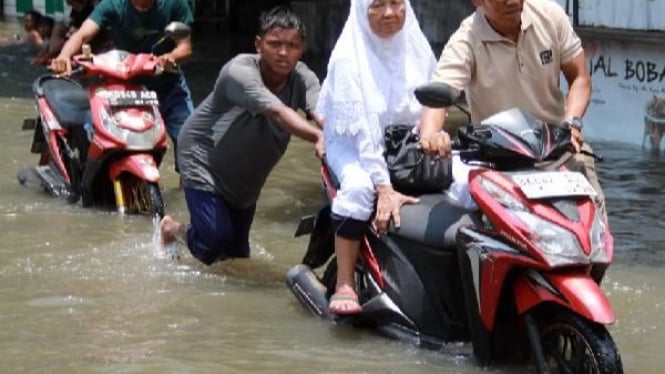 Batas Aman Terobos Banjir Pakai Matic
