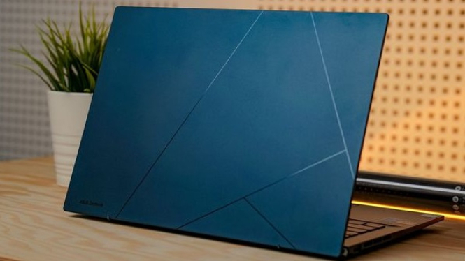 ASUS Zenbook UX3405MA