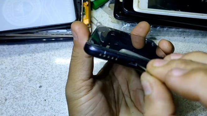 Cara Mengatasi Cas HP Kadang Masuk Kadang Tidak