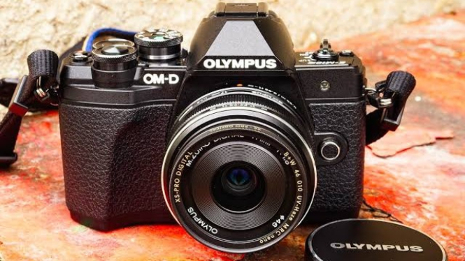 Olympus OM-D E-M10 Mark III