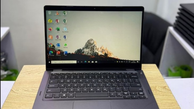 Latitude 5300