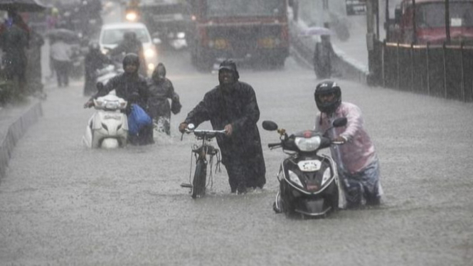 Tips Perawatan Motor Terendam Banjir