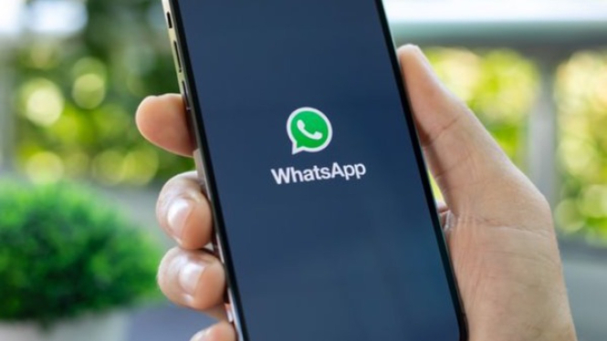 Trik Kamera WhatsApp Saat Video Call