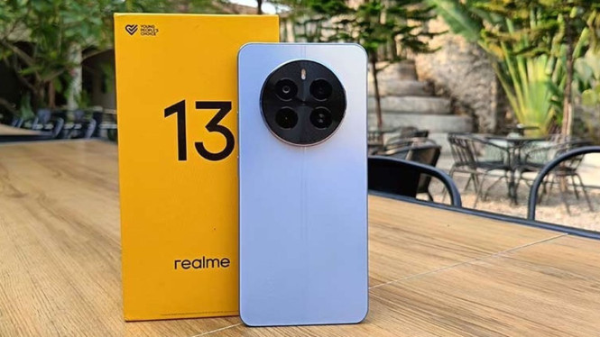 Realme 13