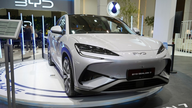 BYD Sealion 7