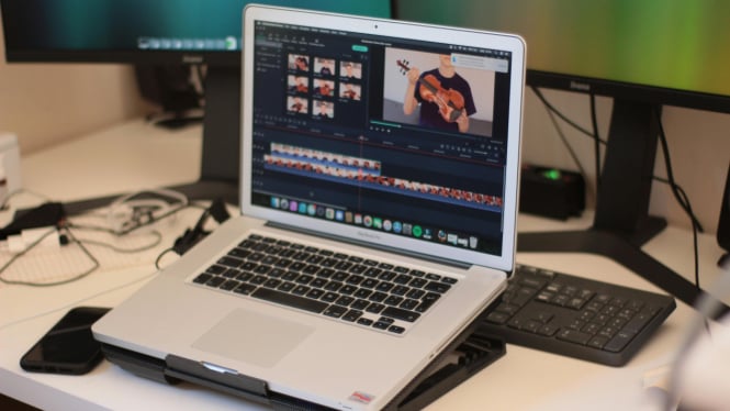 editing video in laptop
