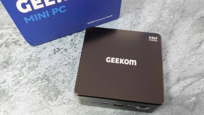 Geekom IT8 Mini PC