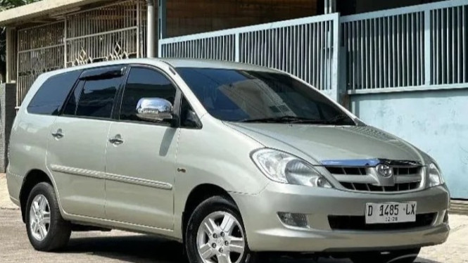 TOYOTA INNOVA