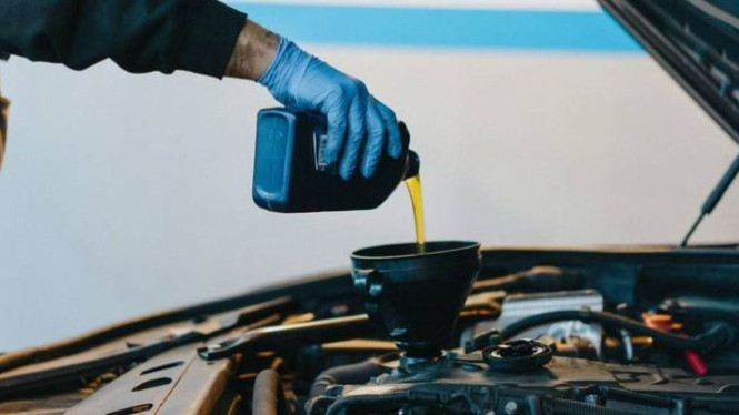 Tips Memilih Oli Mobil