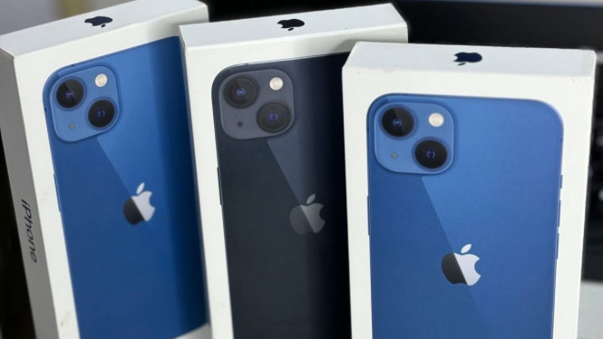 iPhone 13
