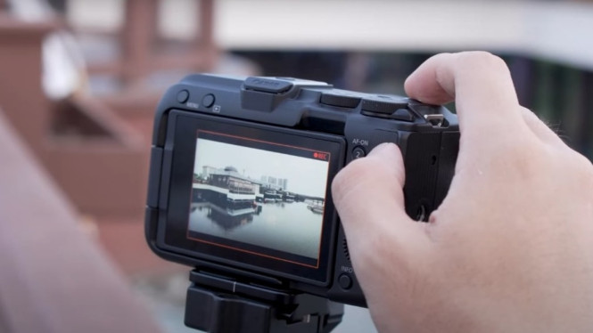 Canon EOS R50V
