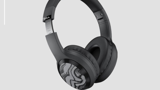 Soul Flow Over Stereo Headphones