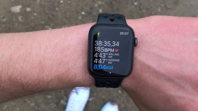 Ilustrasi Smartwatch Lari