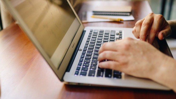 Tips Beli Laptop Bekas
