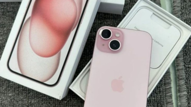 iPhone 15