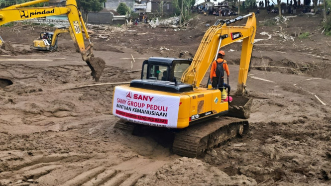 Alat Berat Jadi Kunci Penanganan Longsor Cisarua