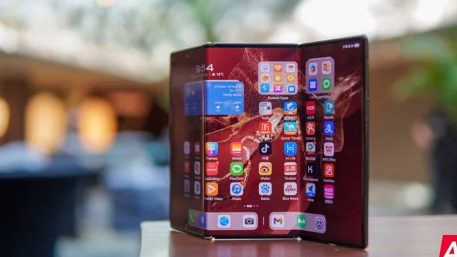 Huawei Mate XT 2