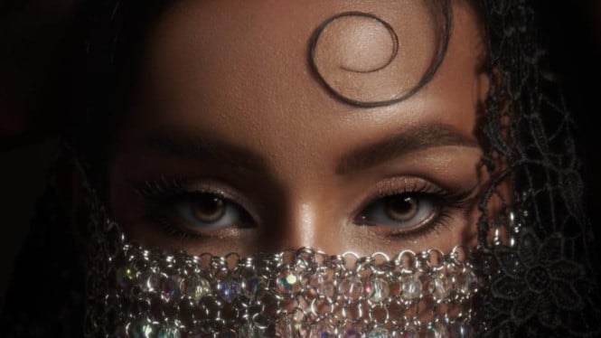 Debut Lagu soal Utang, Realita Media Sosial dalam Single Reggae Perdana Grace Bethany