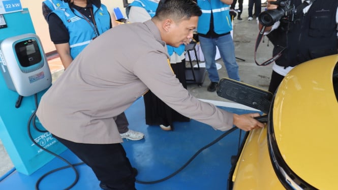Peresmian SPKLU dilingkungan Polres Garut