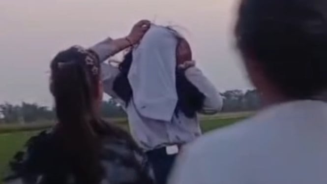 Foto tangkapan dari video dugaan kasus bullying yang viral