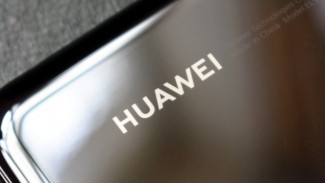 Huawei Siap Lawan Apple dan Google