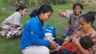 Theresia Dwiaudina Sari Putri, Bidan Penuh Dedikasi dari NTT