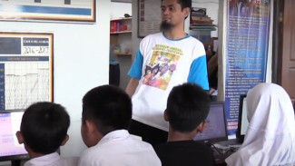 Dewis Akbar, Putra Pasundan Penggagas Lab Komputer Mini