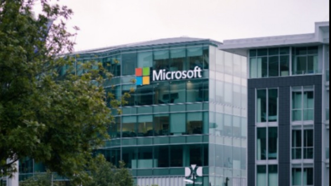 Microsoft catatkan pertumbuhan positif.