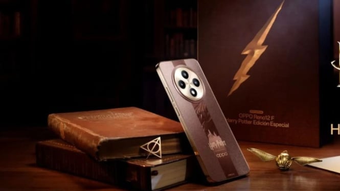 OPPO Reno 12F dalam edisi khusus Harry Potter.