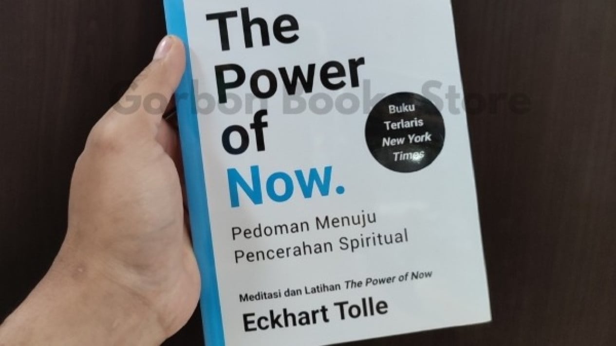 Buku “The Power of Now” Karya Eckhart Tolle