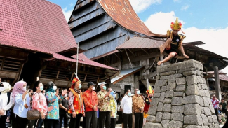 Batu besar di bawomataluo Batu besar di bawomataluo