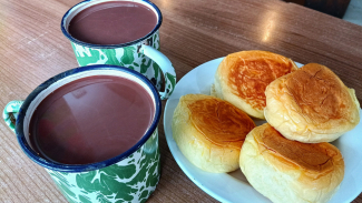Es Coklat Impian, Jogja, Disediakan Sepotong Roti Gratis Es Coklat Impian, Jogja, Disediakan Sepotong Roti Gratis