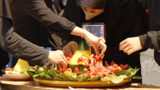 Lomba Menghias Tumpeng Lomba Menghias Tumpeng