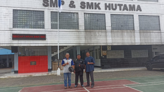 Komunitas Guru Broadcasting (KGB) dan SMK Hutama Bekasi Komunitas Guru Broadcasting (KGB) dan SMK Hutama Bekasi